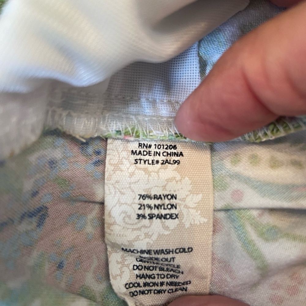FINAL PRICE Chico’s crop pants - Picture 4 of 4
